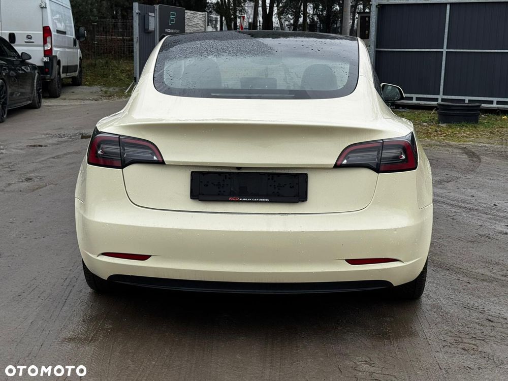 Tesla Model 3 - 20