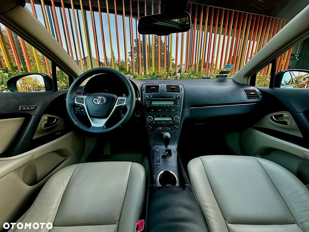 Toyota Avensis - 10