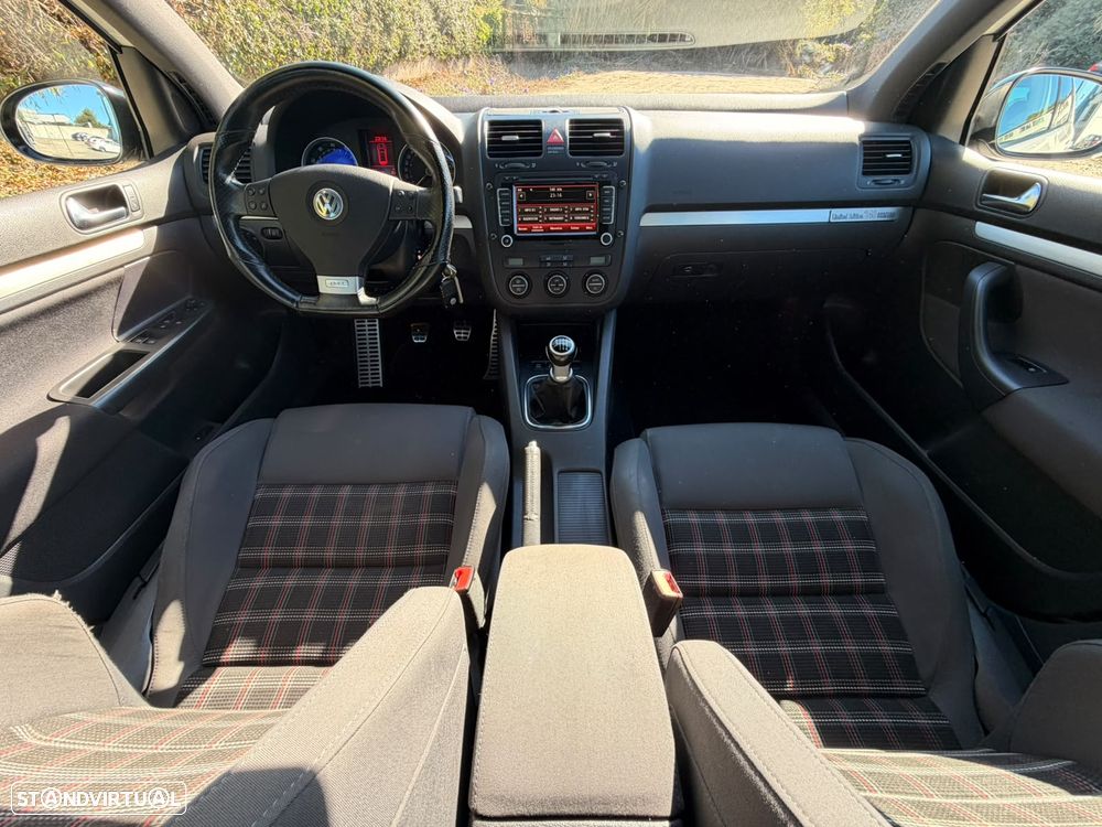 VW Golf - 30