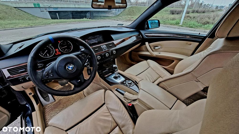 BMW Seria 5 525d - 11