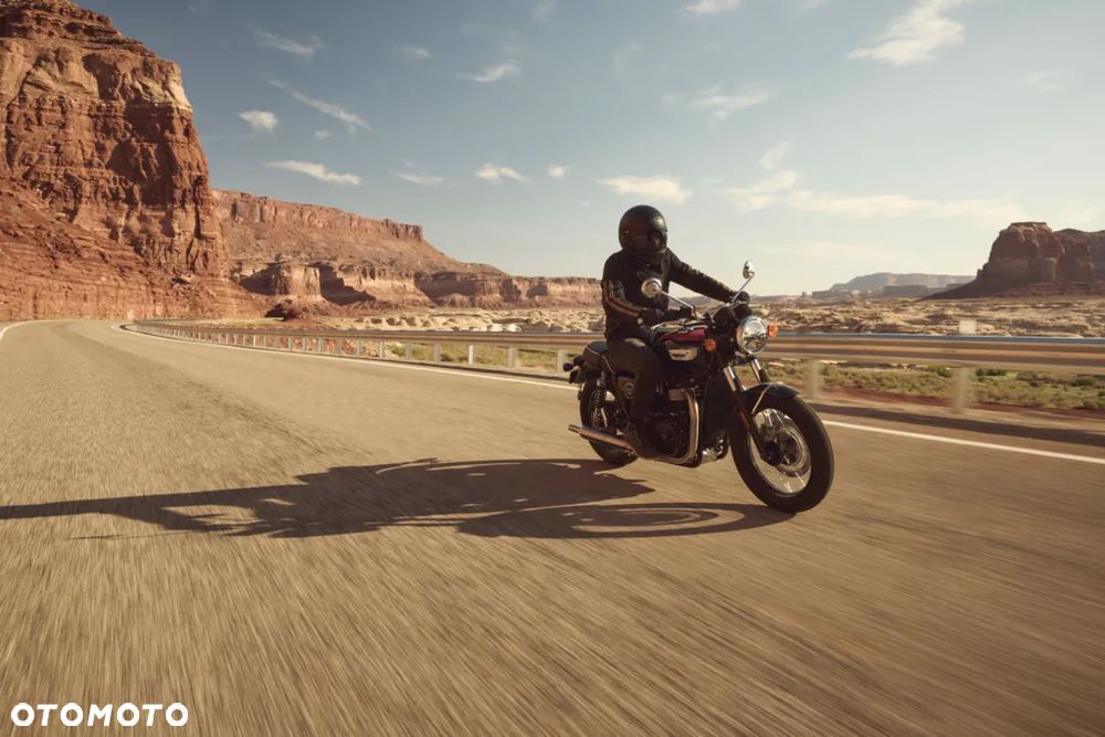Triumph Bonneville - 18
