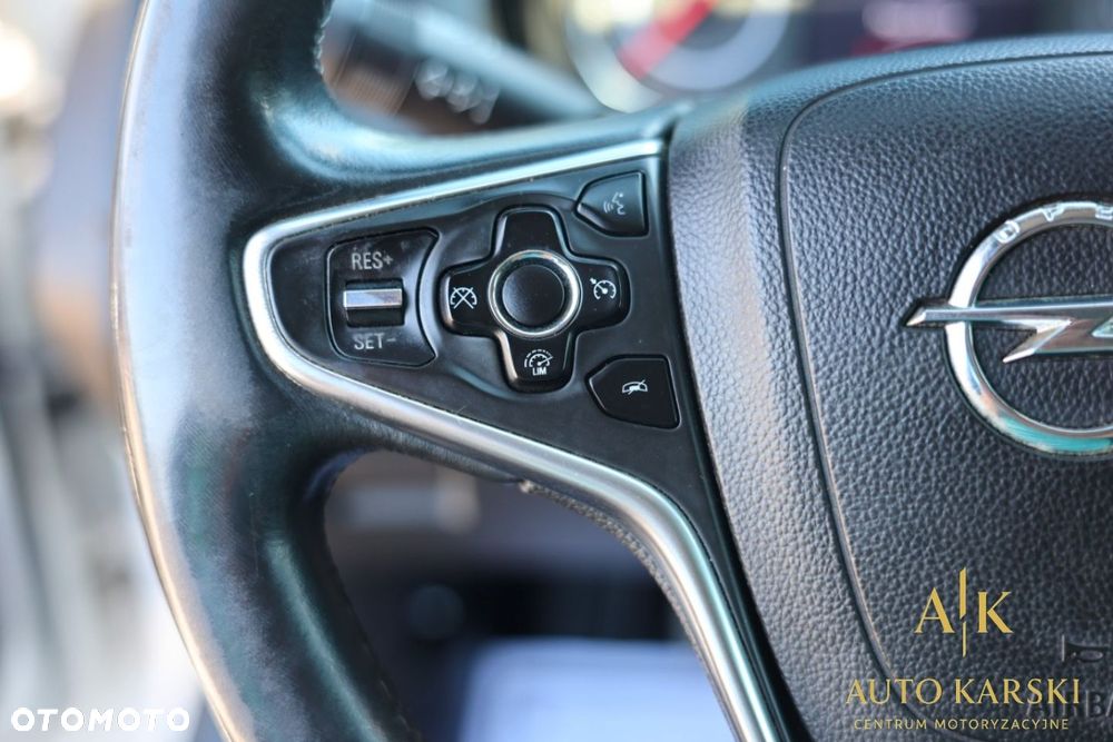 Opel Insignia - 24