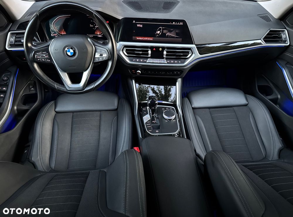 BMW Seria 3 320d Sport Line - 15