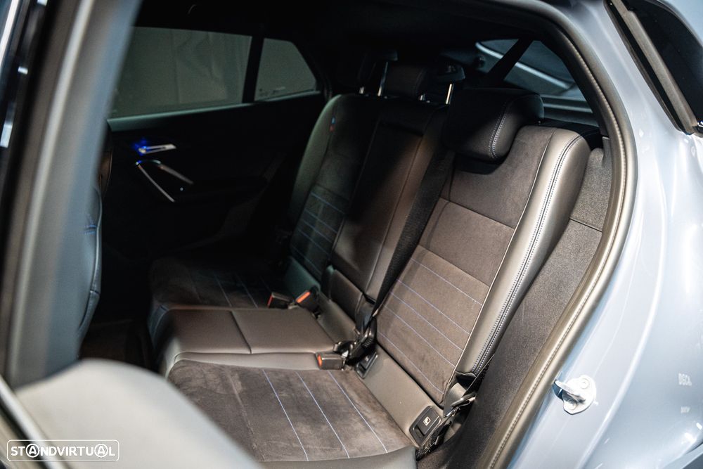 BMW iX2 eDrive20 Pack Desportivo M - 13