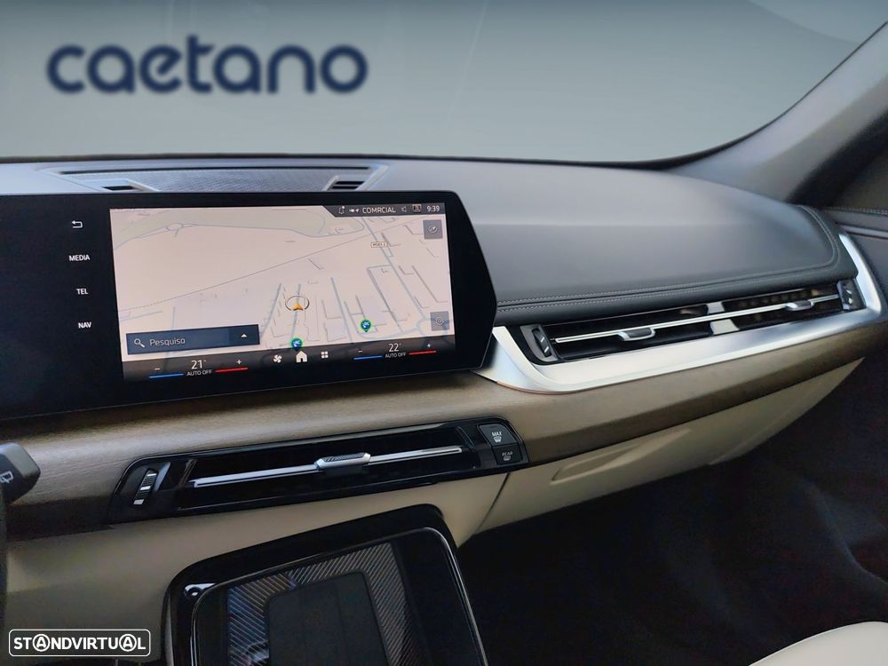 BMW iX1 eDrive20 Pack Desportivo M - 28