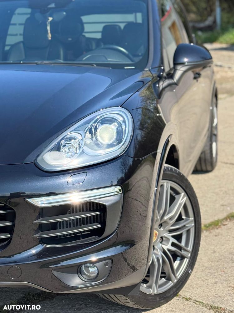 Porsche Cayenne Platinum Edition - 4