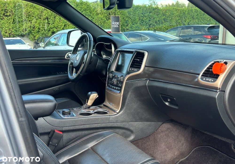 Jeep Grand Cherokee - 13