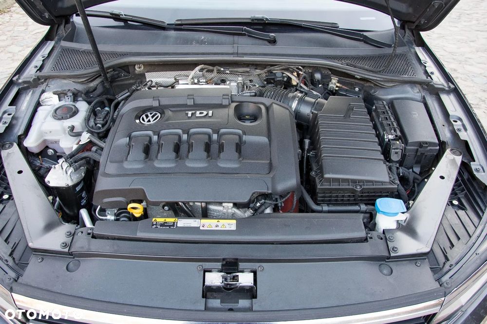 Volkswagen Passat - 8