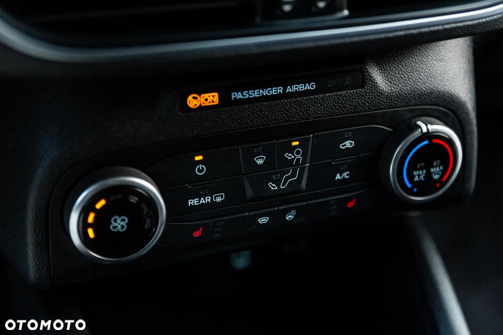 Ford Focus 2.0 EcoBlue Active Business - 32