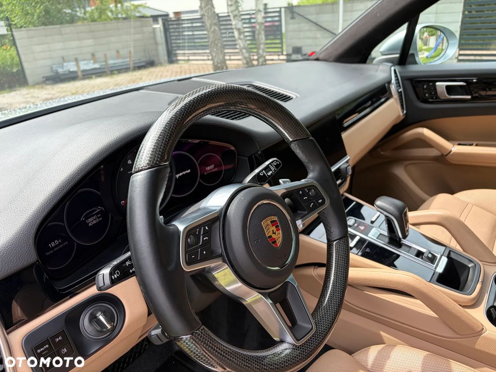 Porsche Cayenne Platinum Edition - 15