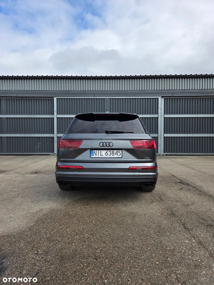 Audi Q7 - 7