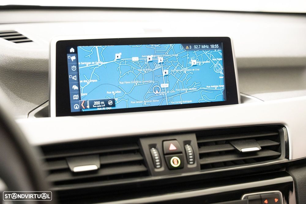 BMW X1 25 e xDrive Corporate Edition - 6