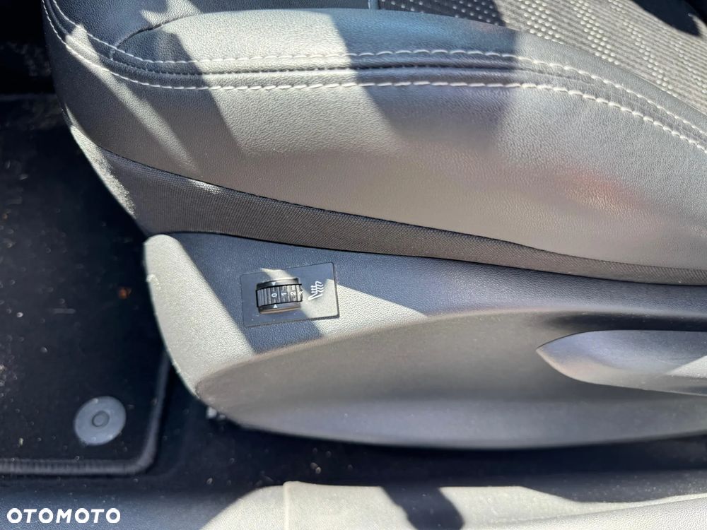 Peugeot 2008 PureTech 130 Stop&Start EAT6 Allure - 19
