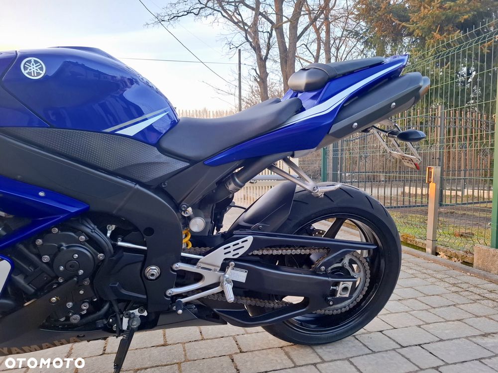Yamaha R1 - 21