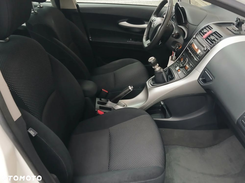 Toyota Auris - 24