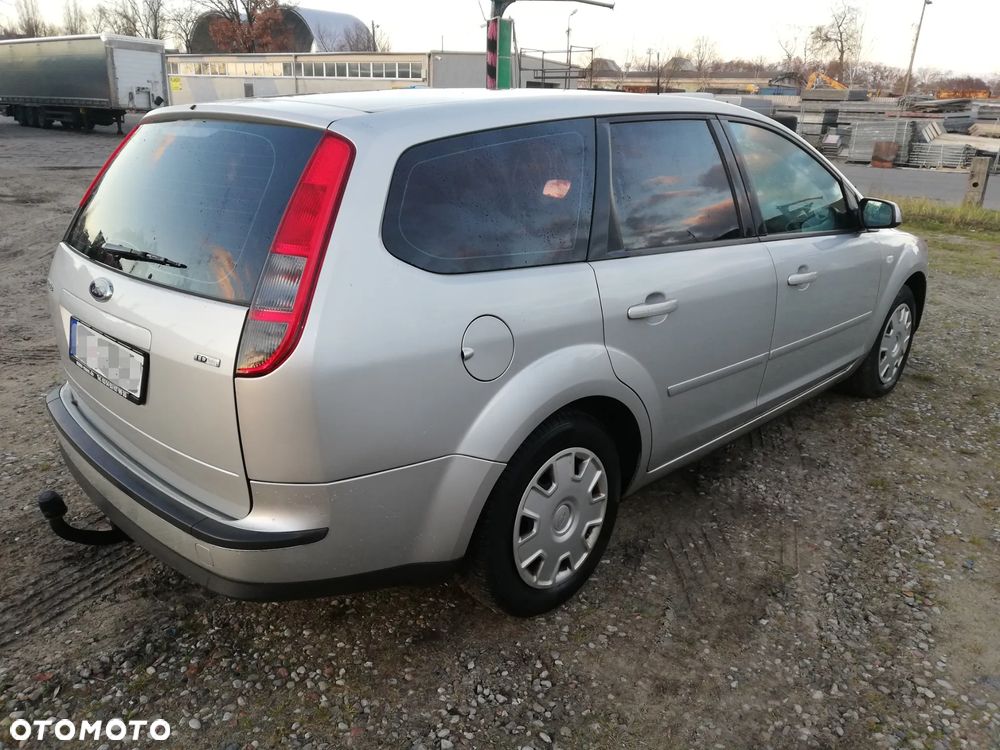 Ford Focus 1.6 TDCi DPF Ghia - 5