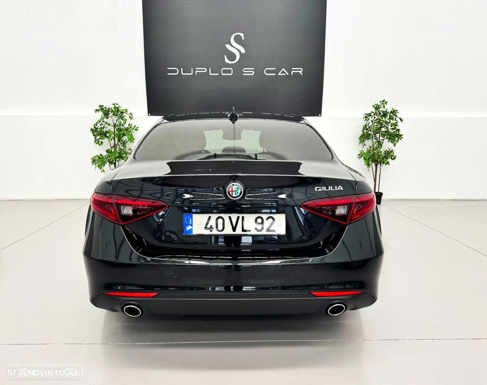 Alfa Romeo Giulia 2.2 D Super AT8 - 11