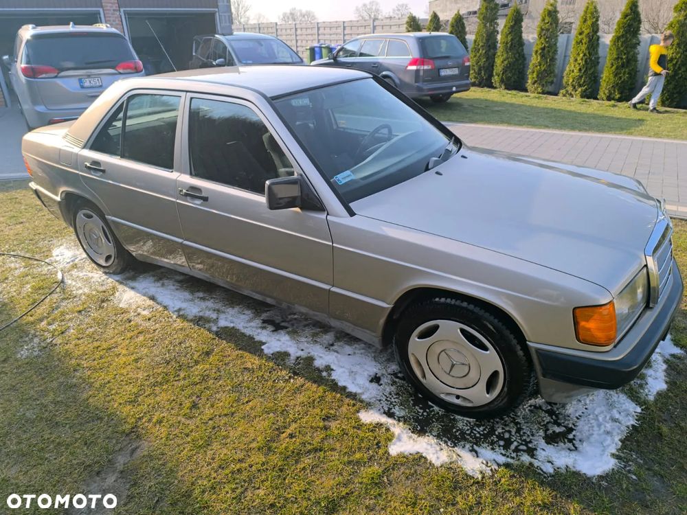 Mercedes-Benz W201 (190) - 7