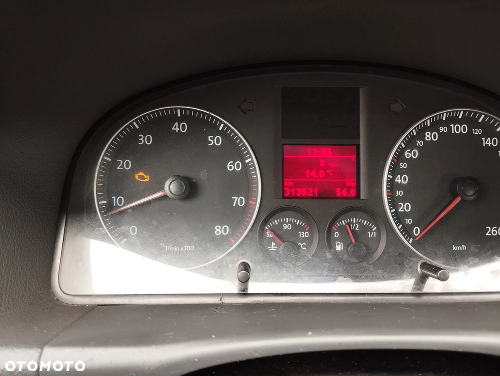 Volkswagen Touran 1.6 FSI Trendline - 6