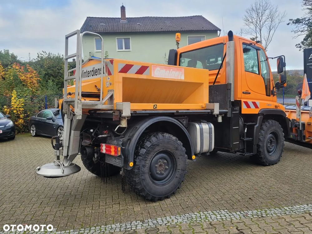 Mercedes-Benz Unimog U300 Ciągnik - 4