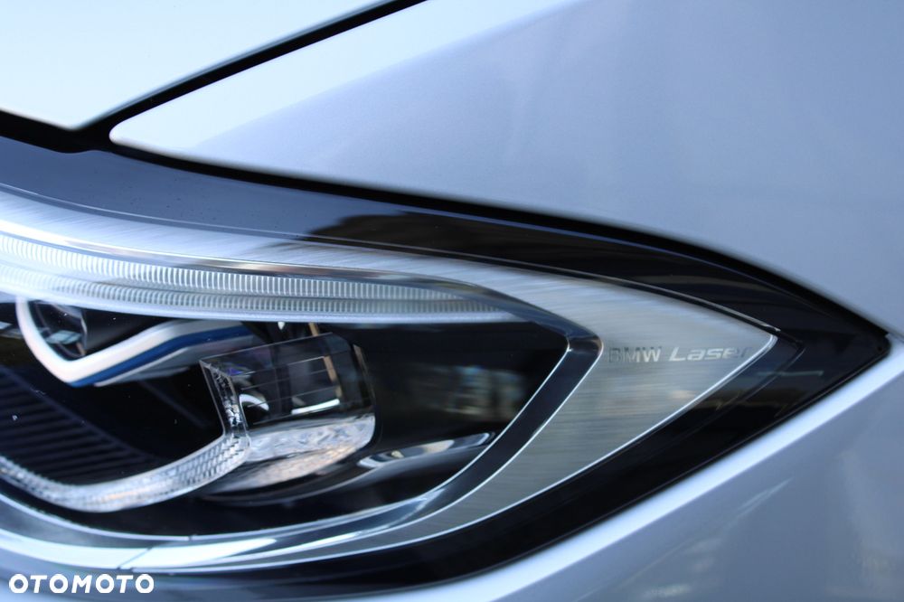 BMW Seria 3 330i Sport Line - 23