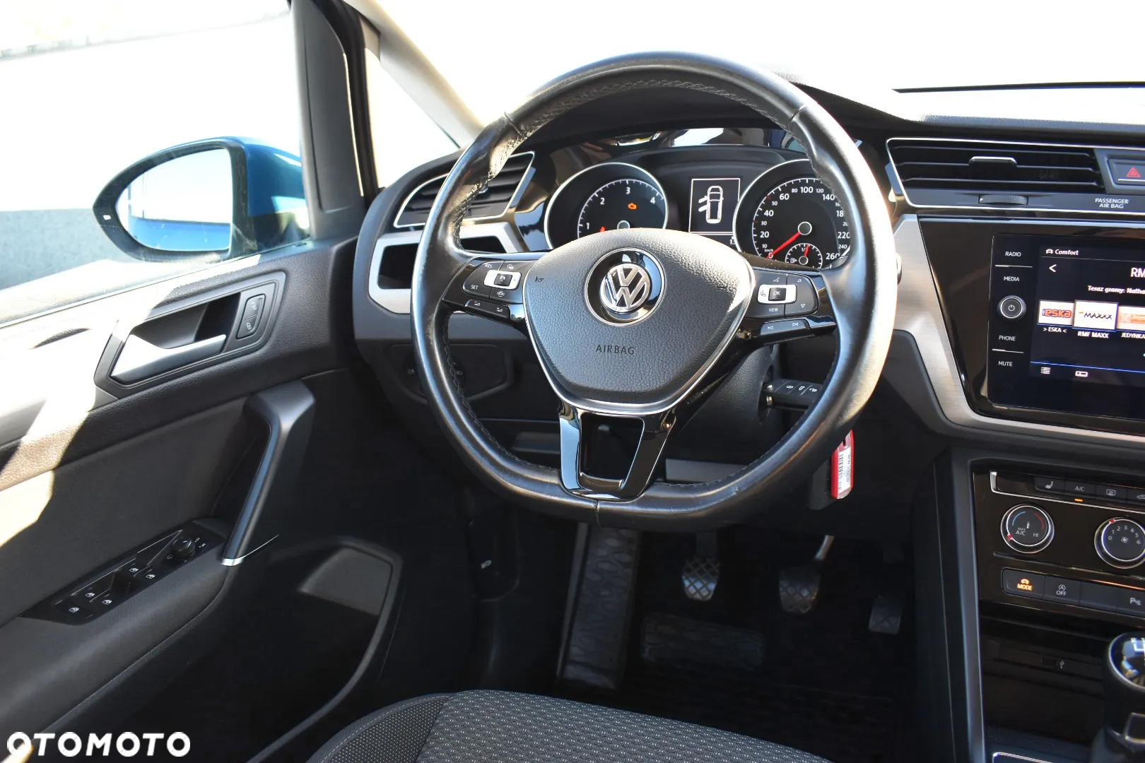 Volkswagen Touran 2.0 TDI BMT Comfortline - 11