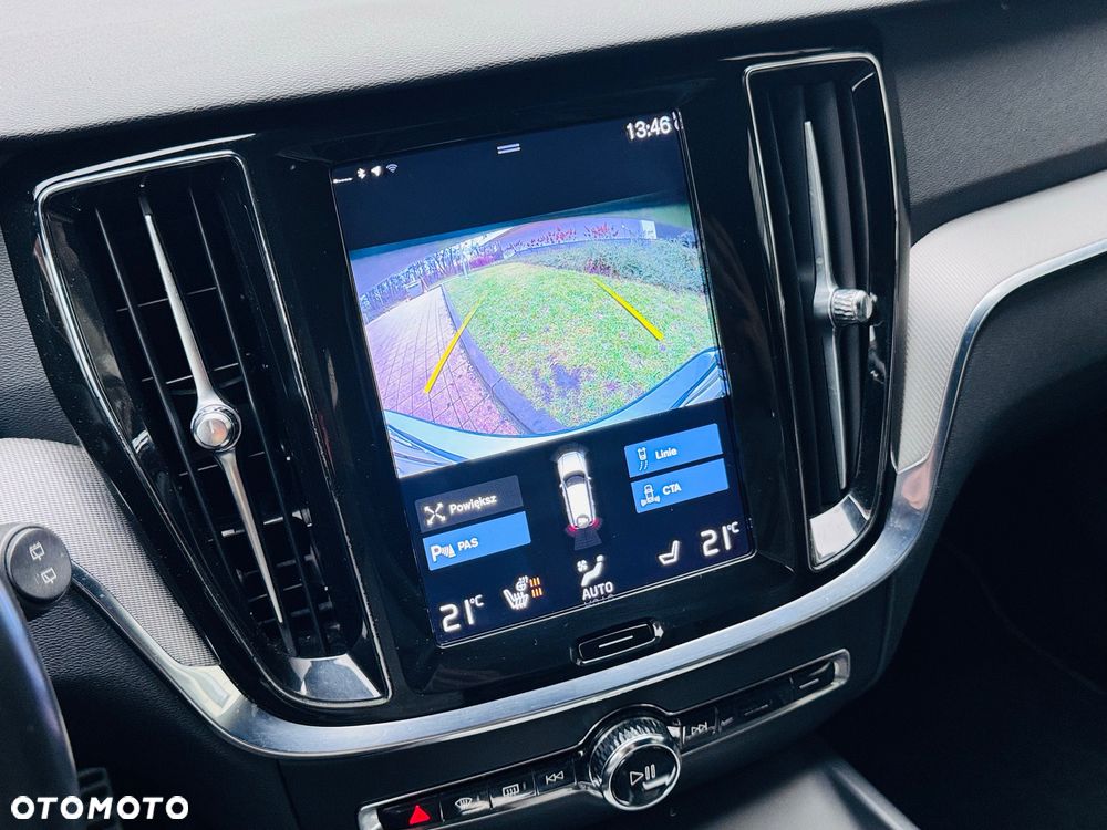 Volvo V60 D4 AWD R-Design - 32