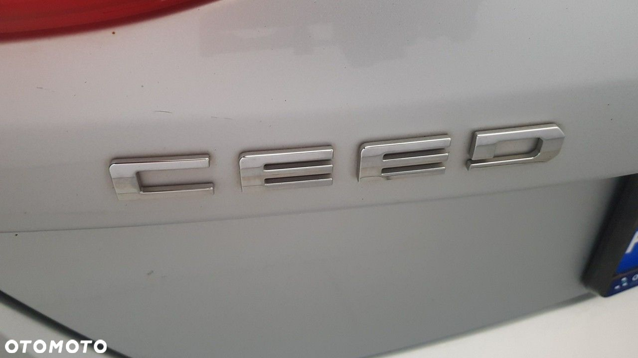 Kia Ceed - 13