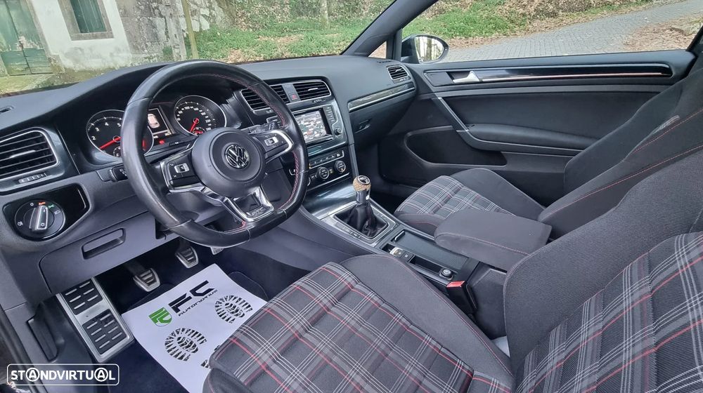 VW Golf 2.0 TSi GTi - 13