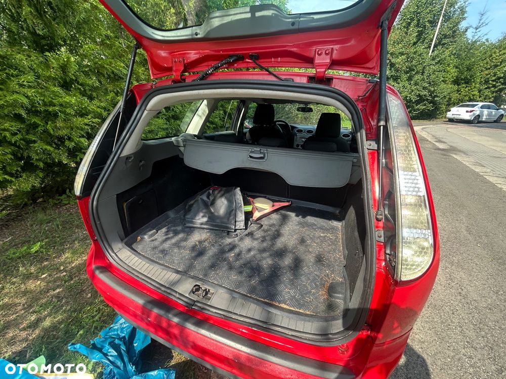 Ford Focus 1.8 TDCi Ambiente - 9