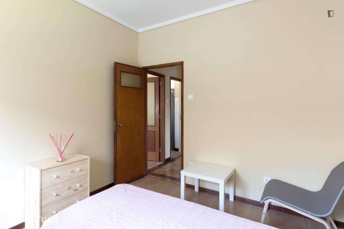 Quarto - localizado em São Mamede de Infesta Porto - Grande imagem: 4/15