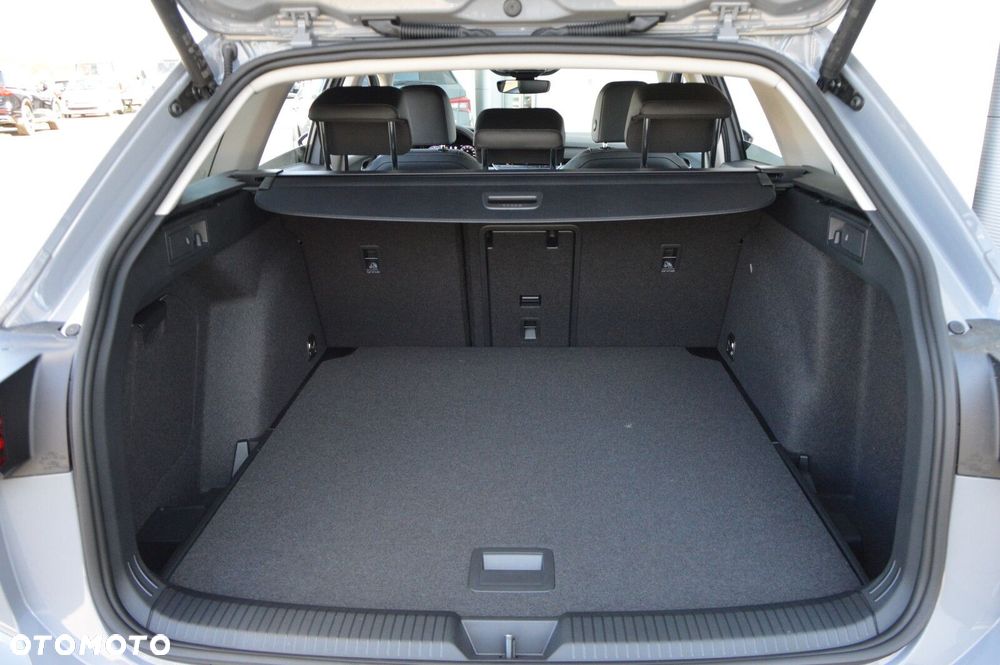 Volkswagen Golf Variant 1.5 eTSI mHEV Life Plus DSG - 28