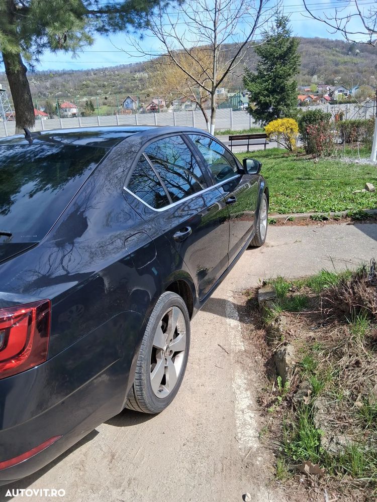 Skoda Octavia 2.0 TDI DSG Style - 8