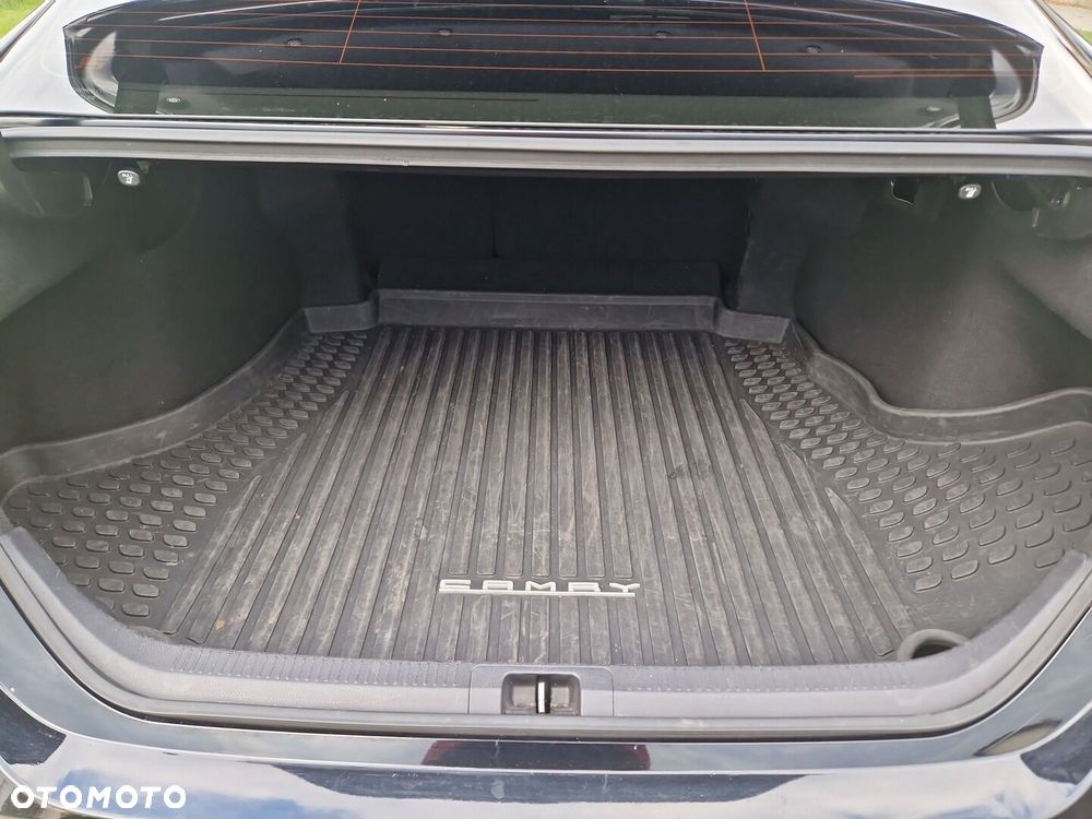 Toyota Camry 2.5 Hybrid Comfort CVT - 20