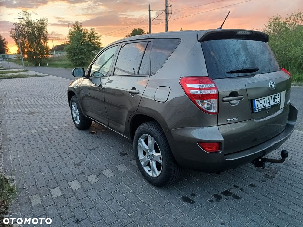 Toyota RAV4 - 6
