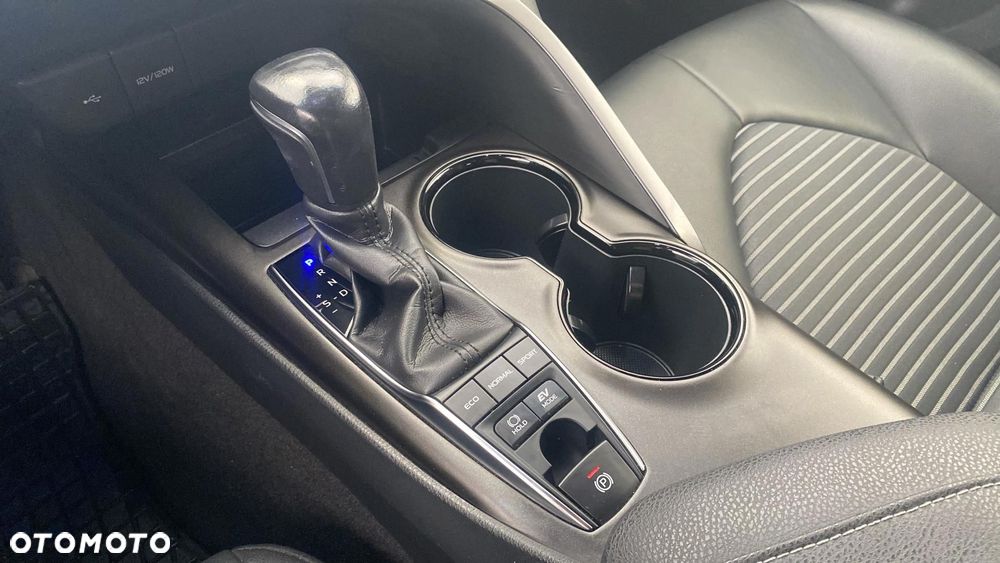 Toyota Camry 2.5 Hybrid Prestige CVT - 19