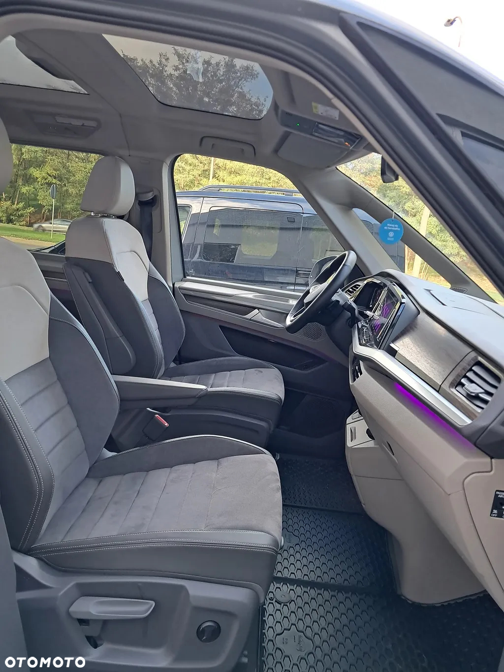 Volkswagen Multivan - 25