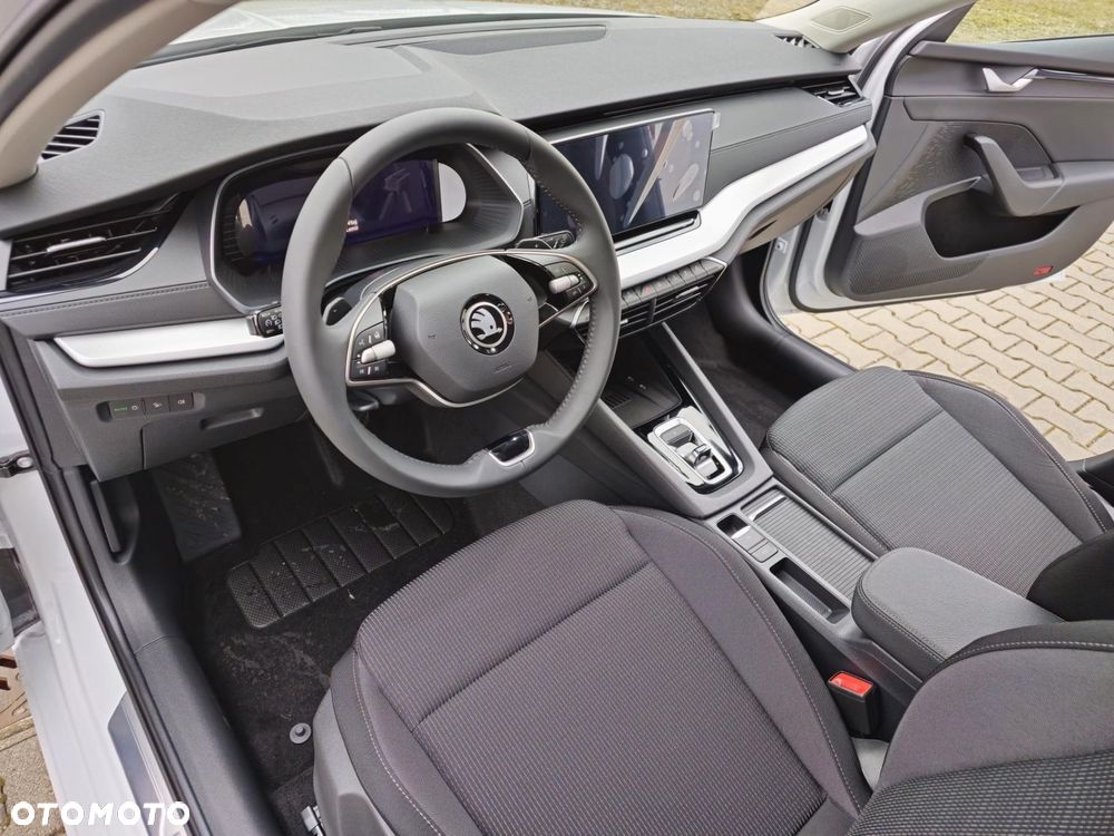Skoda Octavia 2.0 TDI Edition 130 Selection DSG - 19