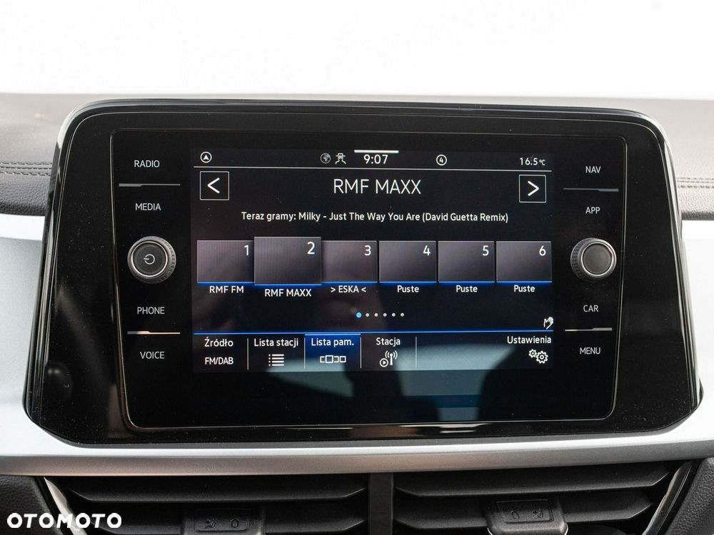 Volkswagen T-Roc - 18