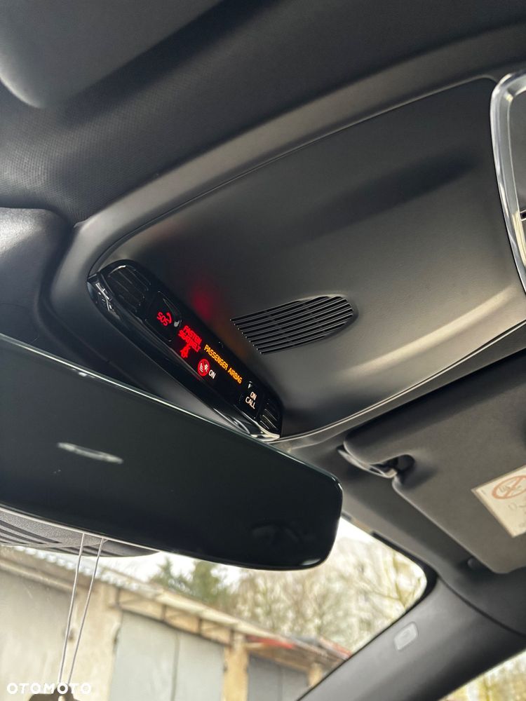 Volvo XC 60 D4 AWD R-Design - 37