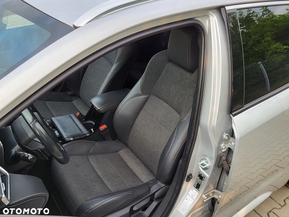 Toyota Corolla - 10