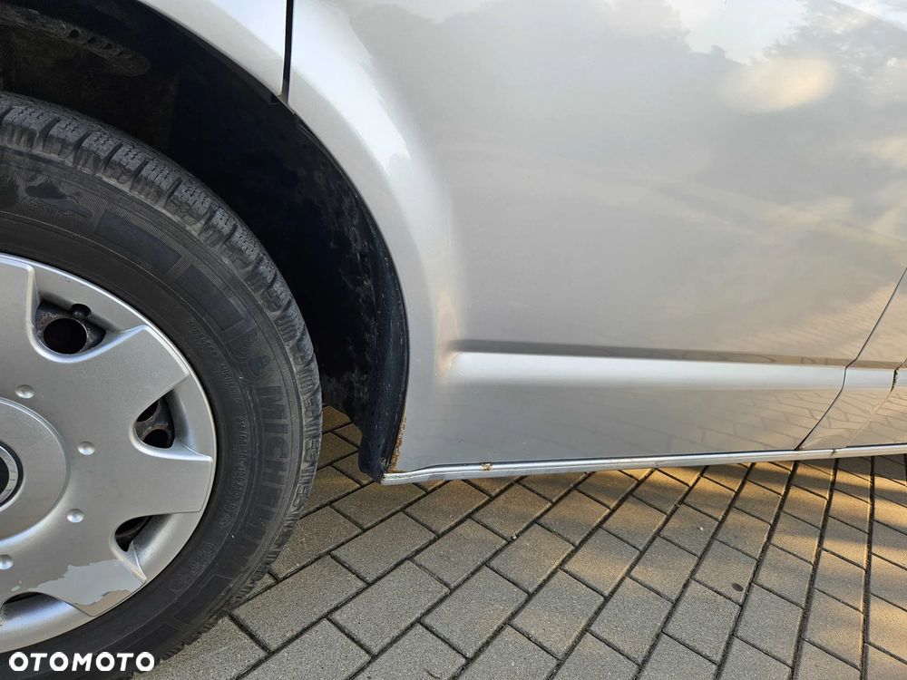 Volkswagen Caravelle - 39