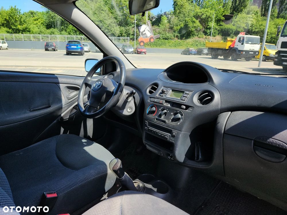 Toyota Yaris 1.0 Sol - 10