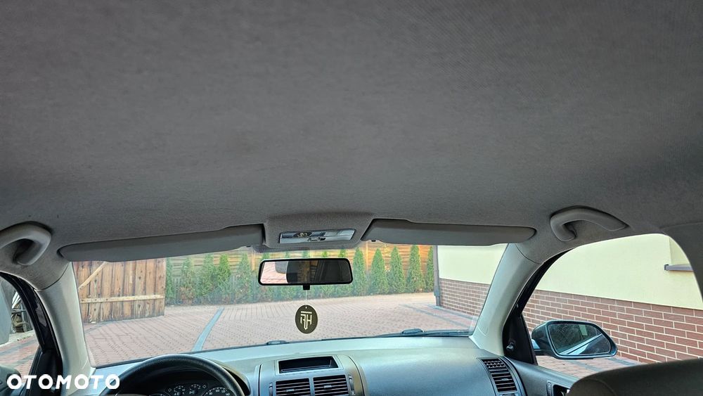 Volkswagen Polo 1.2 Comfortline - 28