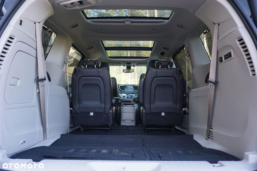 Chrysler Pacifica - 28