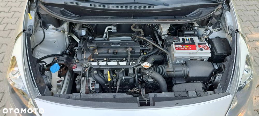 Kia Rio - 31