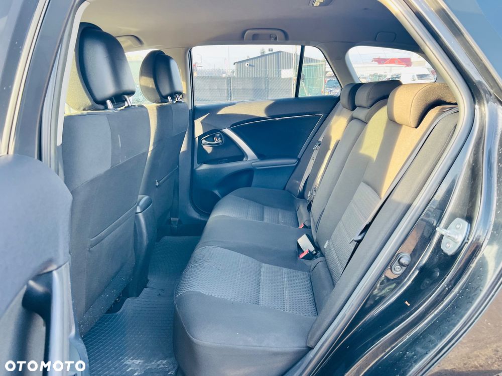 Toyota Avensis 2.0 D-4D Life - 24