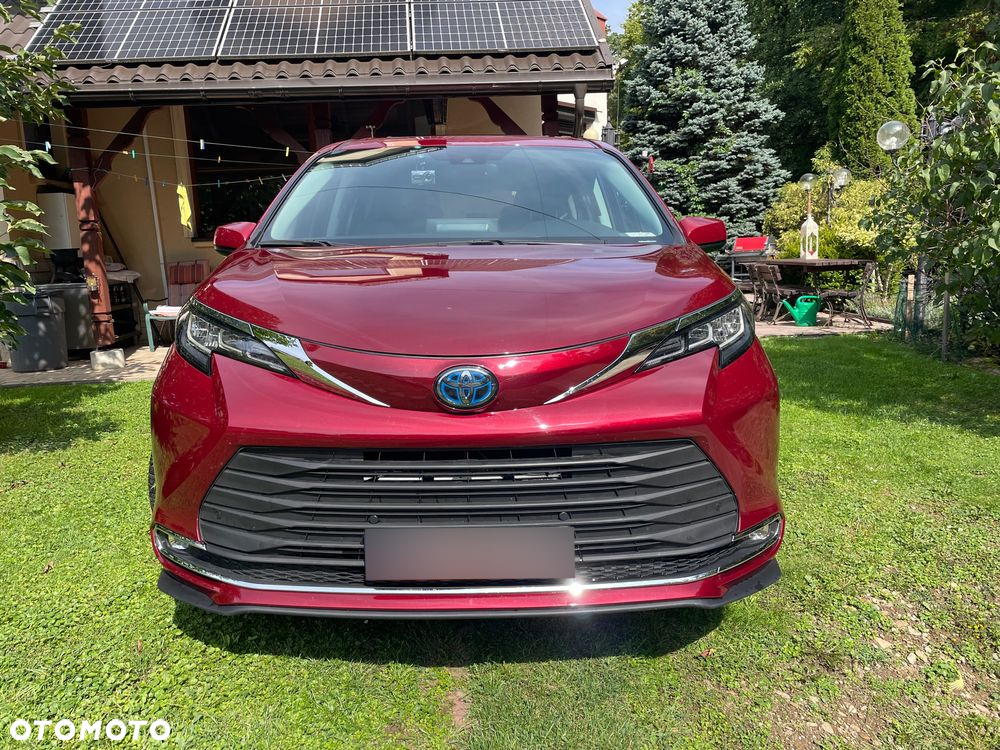 Toyota Sienna - 2
