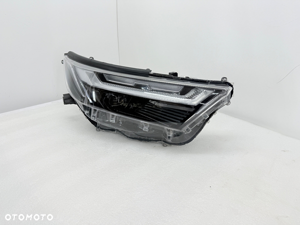 Lampa prawa przednia TOYOTA RAV4 V 5 FULL LED LIFT Symbol K 12 PINOWA