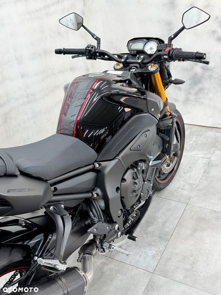 Yamaha FZ8 - 8